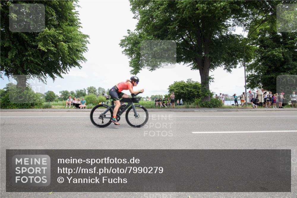 15.06.2025 - 7 Türme Triathlon Yannick Fuchs http://msf.ph/oto/7990279 15.06.2025 13:12:59 Radfahren 212, 214, 520, 630, 812, 948 meine-sportfotos.de