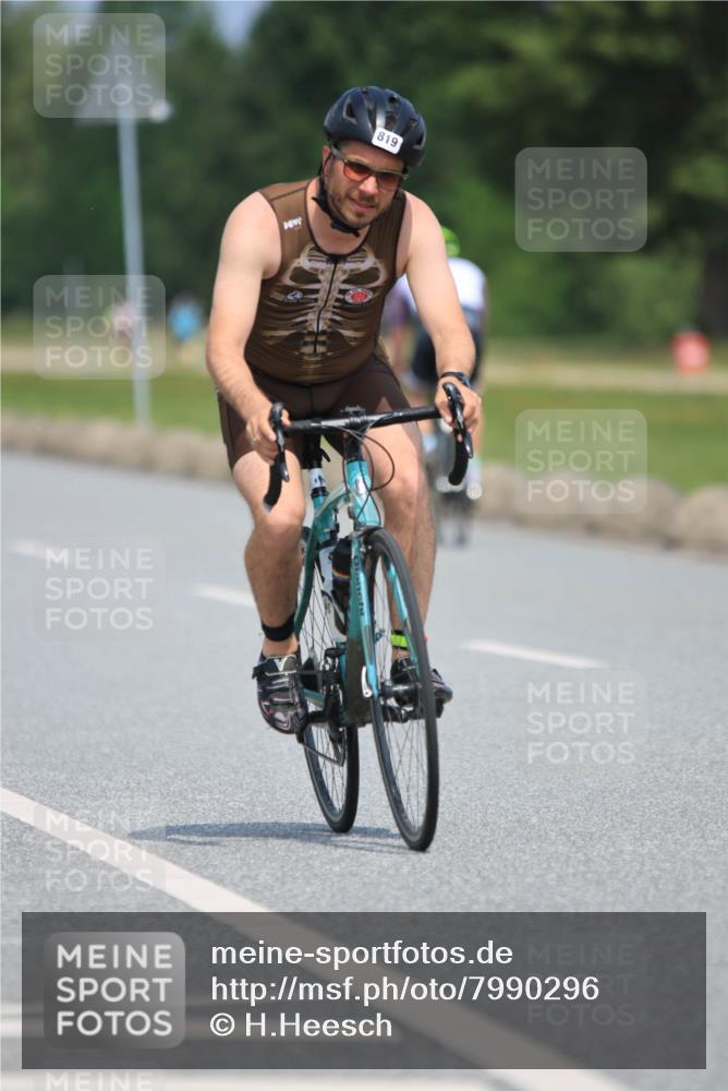 21.06.2025 - 27. Vierlanden-Triathlon H.Heesch http://msf.ph/oto/7990296 15.06.2025 11:50:09 Radfahren 729, 766, 819, 830, 953 meine-sportfotos.de