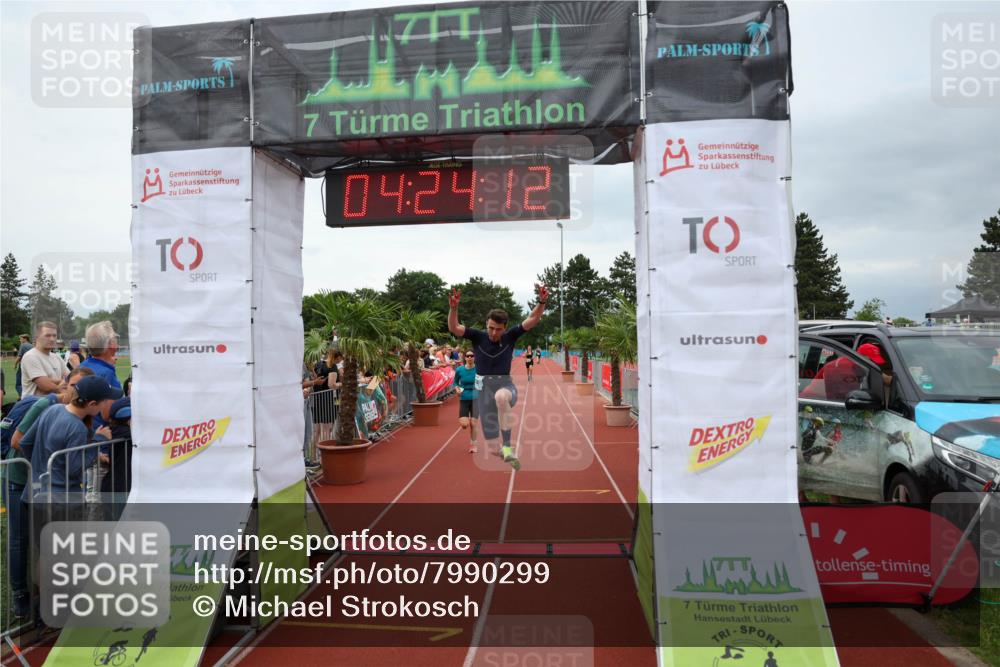 15.06.2025 - 7 Türme Triathlon Michael Strokosch http://msf.ph/oto/7990299 15.06.2025 14:24:12 Ziel 623, 642, 664, 822 meine-sportfotos.de