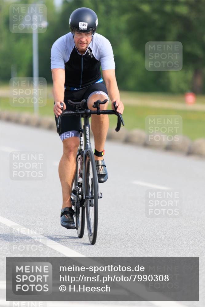 15.06.2025 - 27. Vierlanden-Triathlon H.Heesch http://msf.ph/oto/7990308 15.06.2025 09:46:49 Radfahren 36, 82, 126, 149, 182 meine-sportfotos.de