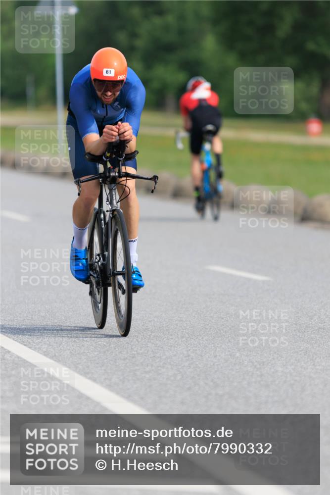 15.06.2025 - 27. Vierlanden-Triathlon H.Heesch http://msf.ph/oto/7990332 15.06.2025 09:47:01 Radfahren 61, 212, 242 meine-sportfotos.de