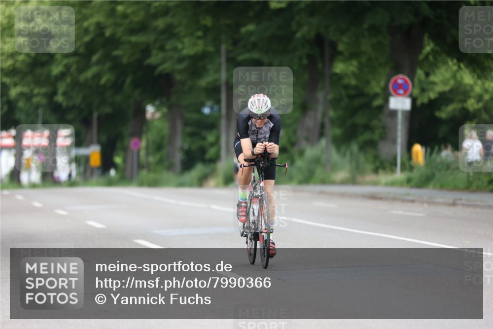 15.06.2025 - 7 Türme Triathlon Yannick Fuchs http://msf.ph/oto/7990366 15.06.2025 11:53:10 Radfahren 270, 305, 325 meine-sportfotos.de