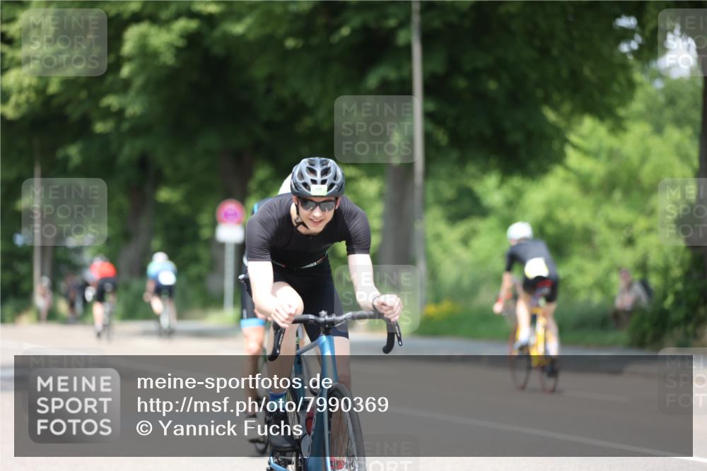 15.06.2025 - 7 Türme Triathlon Yannick Fuchs http://msf.ph/oto/7990369 15.06.2025 13:03:45 Radfahren 218, 409, 516, 619, 1103 meine-sportfotos.de