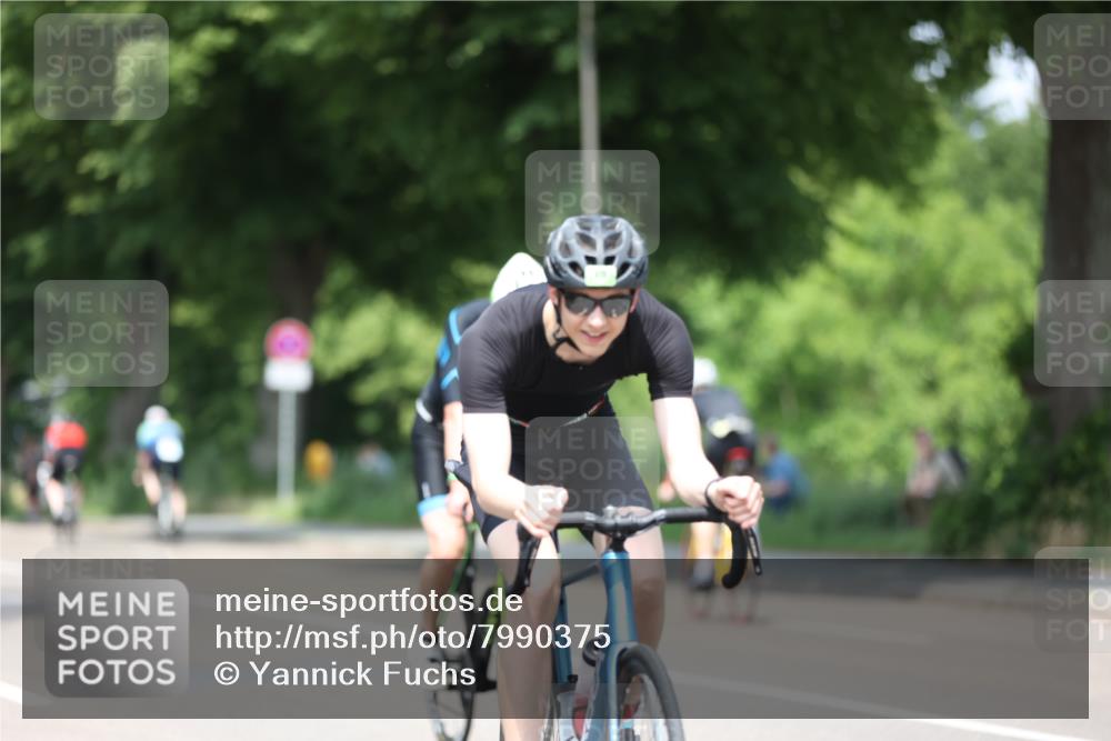 15.06.2025 - 7 Türme Triathlon Yannick Fuchs http://msf.ph/oto/7990375 15.06.2025 13:03:45 Radfahren 218, 409, 516, 619, 1103 meine-sportfotos.de