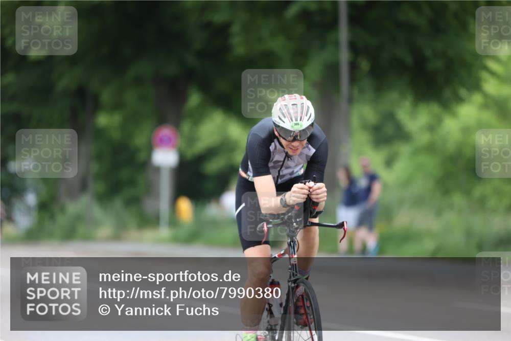 15.06.2025 - 7 Türme Triathlon Yannick Fuchs http://msf.ph/oto/7990380 15.06.2025 11:53:11 Radfahren 270, 305, 325 meine-sportfotos.de