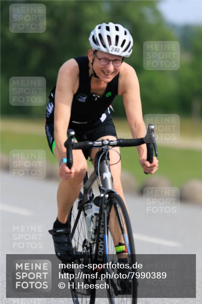 15.06.2025 - 27. Vierlanden-Triathlon H.Heesch http://msf.ph/oto/7990389 15.06.2025 09:47:24 Radfahren 83, 248 meine-sportfotos.de