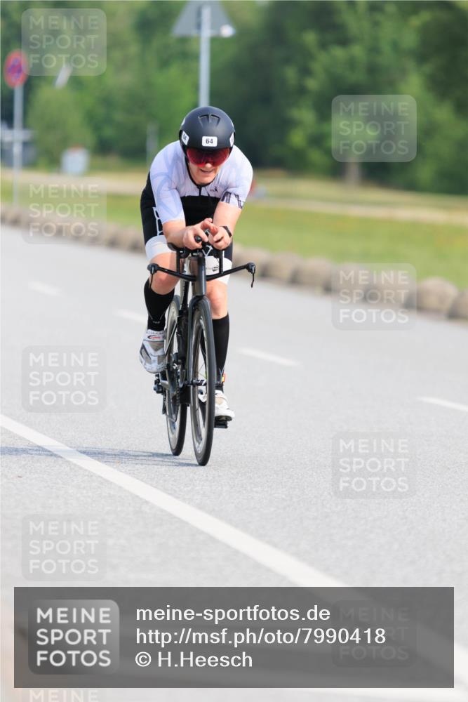 15.06.2025 - 27. Vierlanden-Triathlon H.Heesch http://msf.ph/oto/7990418 15.06.2025 09:48:14 Radfahren 6, 60, 64, 206, 246 meine-sportfotos.de