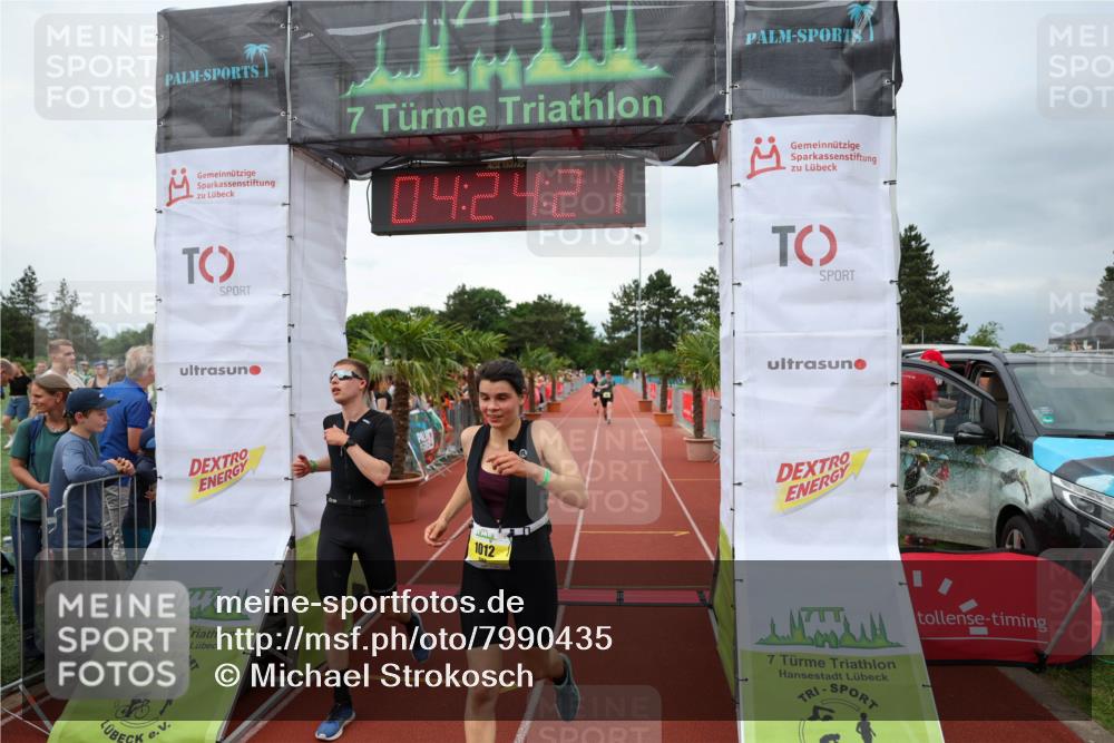 15.06.2025 - 7 Türme Triathlon Michael Strokosch http://msf.ph/oto/7990435 15.06.2025 14:24:21 Ziel 436, 822, 1002, 1012 meine-sportfotos.de