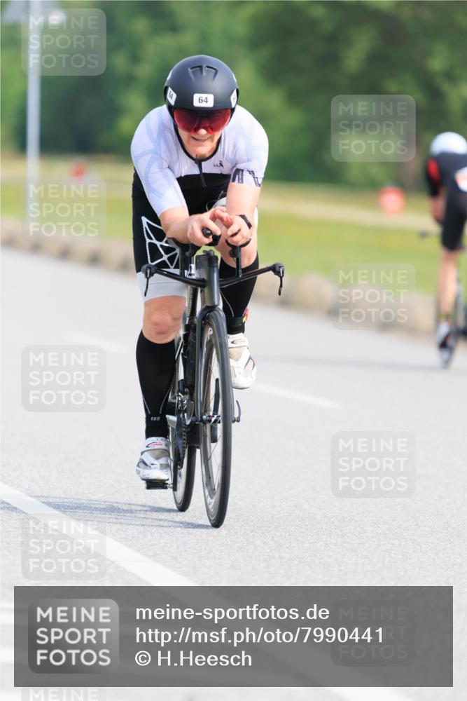 15.06.2025 - 27. Vierlanden-Triathlon H.Heesch http://msf.ph/oto/7990441 15.06.2025 09:48:15 Radfahren 6, 64, 206, 246 meine-sportfotos.de