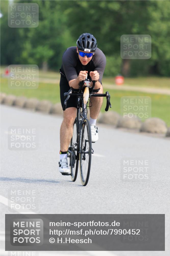15.06.2025 - 27. Vierlanden-Triathlon H.Heesch http://msf.ph/oto/7990452 15.06.2025 09:48:34 Radfahren 30, 49, 159, 247 meine-sportfotos.de
