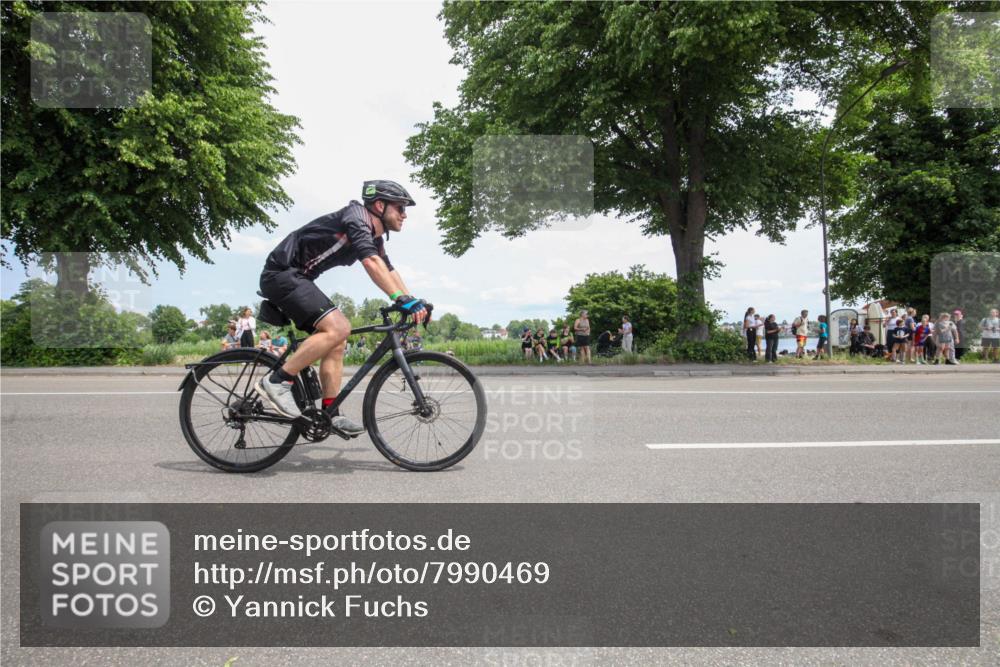 15.06.2025 - 7 Türme Triathlon Yannick Fuchs http://msf.ph/oto/7990469 15.06.2025 13:14:13 Radfahren 213, 258, 418, 487, 722, 809, 921 meine-sportfotos.de