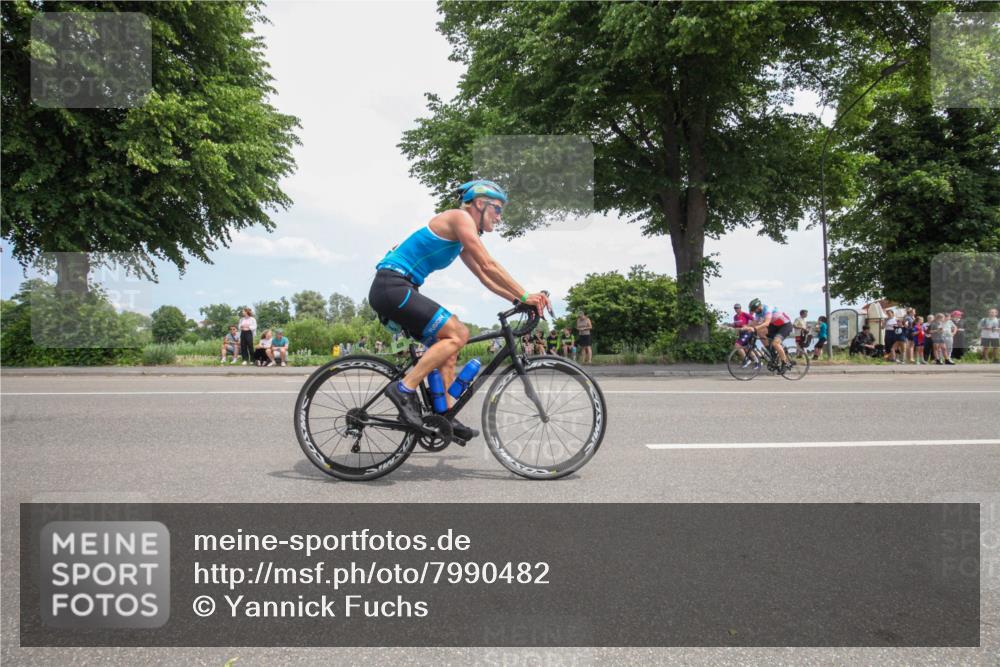 15.06.2025 - 7 Türme Triathlon Yannick Fuchs http://msf.ph/oto/7990482 15.06.2025 13:14:25 Radfahren 201, 220, 420, 581, 660, 735, 918, 921, 929, 1110 meine-sportfotos.de