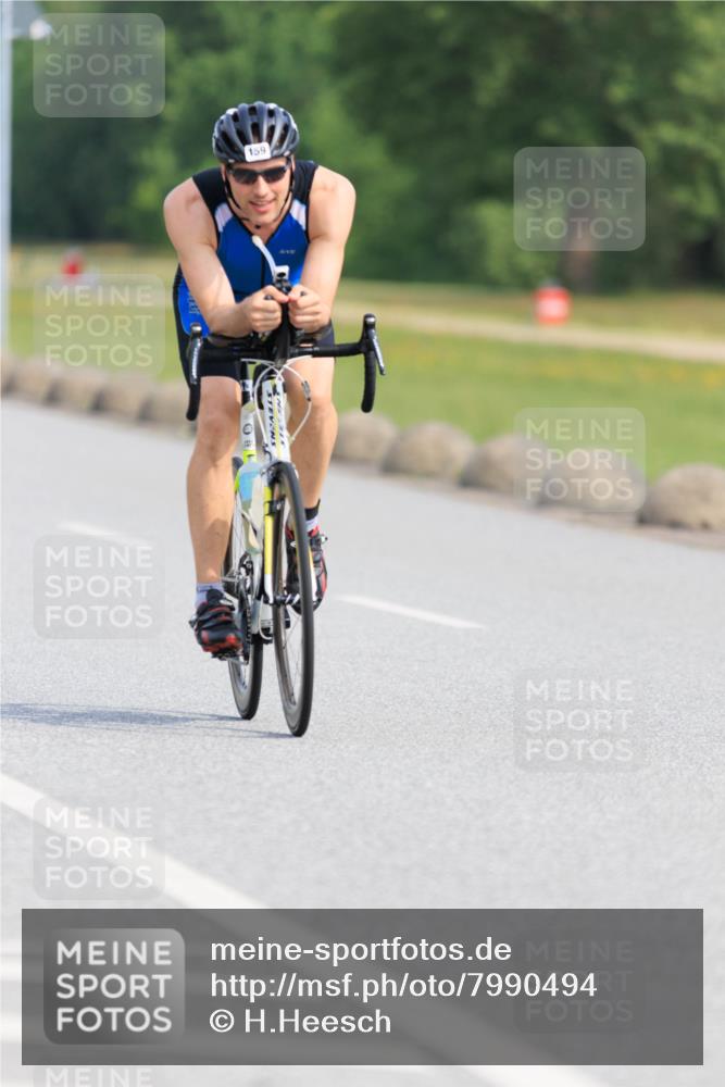 15.06.2025 - 27. Vierlanden-Triathlon H.Heesch http://msf.ph/oto/7990494 15.06.2025 09:48:40 Radfahren 49, 73, 94, 159, 247 meine-sportfotos.de