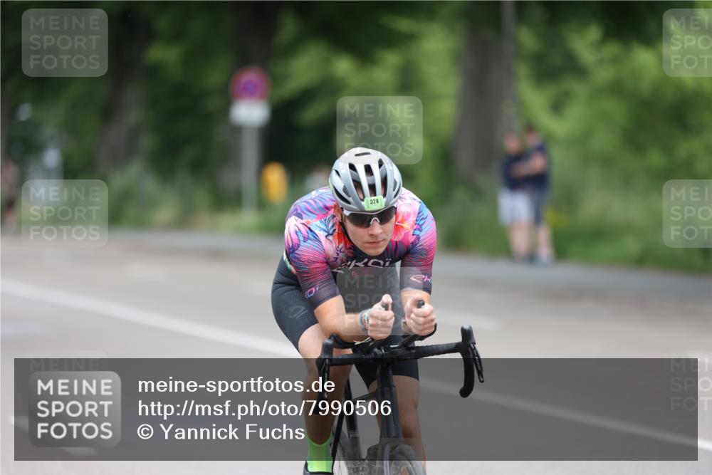 15.06.2025 - 7 Türme Triathlon Yannick Fuchs http://msf.ph/oto/7990506 15.06.2025 11:54:27 Radfahren  meine-sportfotos.de
