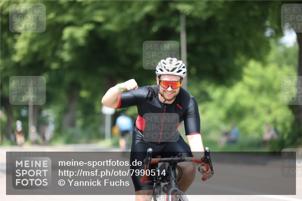 15.06.2025 - 7 Türme Triathlon Yannick Fuchs http://msf.ph/oto/7990514 15.06.2025 13:03:51 Radfahren 250, 409, 432, 457, 1186 meine-sportfotos.de