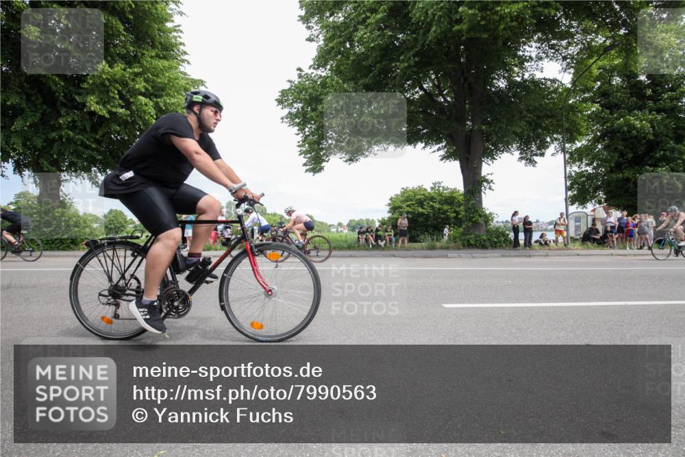 15.06.2025 - 7 Türme Triathlon Yannick Fuchs http://msf.ph/oto/7990563 15.06.2025 13:15:43 Radfahren 666, 712, 752, 876, 891, 906, 968, 976, 1109 meine-sportfotos.de
