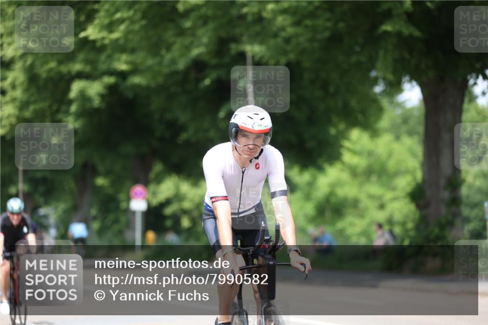 15.06.2025 - 7 Türme Triathlon Yannick Fuchs http://msf.ph/oto/7990582 15.06.2025 13:03:53 Radfahren 250, 303, 409, 432, 457, 1127, 1186 meine-sportfotos.de