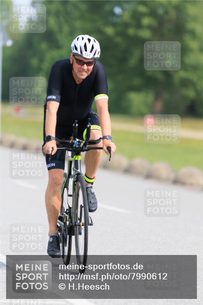 15.06.2025 - 27. Vierlanden-Triathlon H.Heesch http://msf.ph/oto/7990612 15.06.2025 09:49:16 Radfahren 151, 220, 221 meine-sportfotos.de