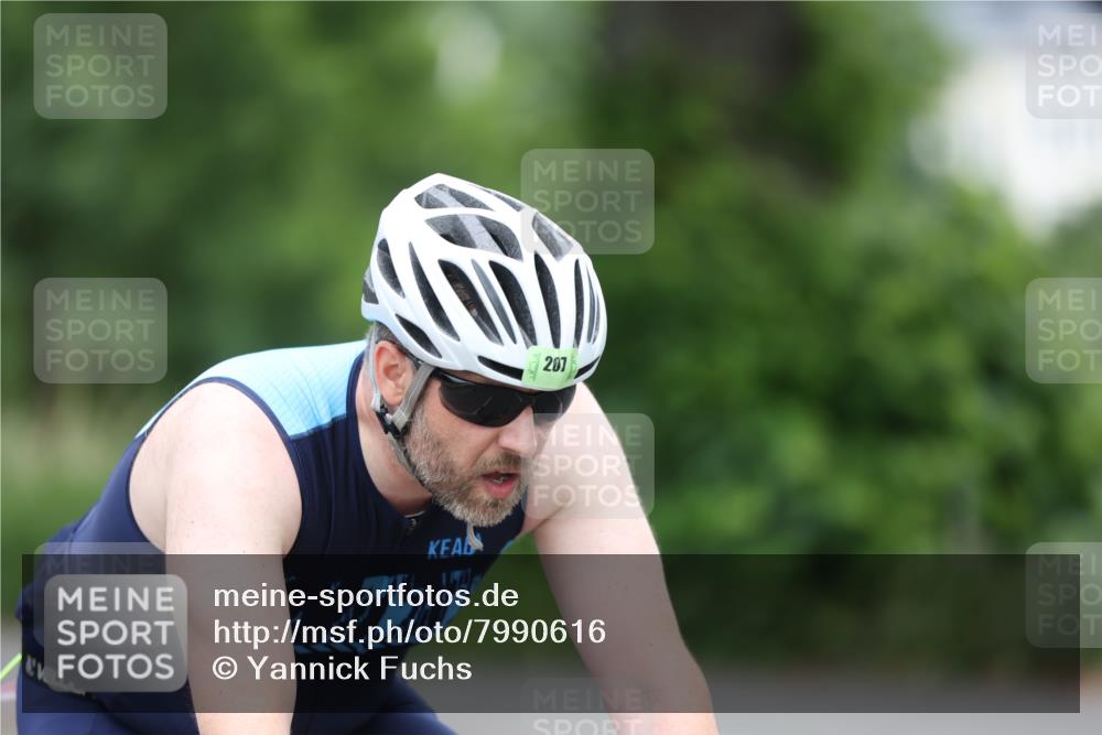 15.06.2025 - 7 Türme Triathlon Yannick Fuchs http://msf.ph/oto/7990616 15.06.2025 11:54:41 Radfahren  meine-sportfotos.de