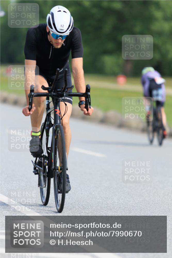 15.06.2025 - 27. Vierlanden-Triathlon H.Heesch http://msf.ph/oto/7990670 15.06.2025 09:50:00 Radfahren 12, 80, 216 meine-sportfotos.de