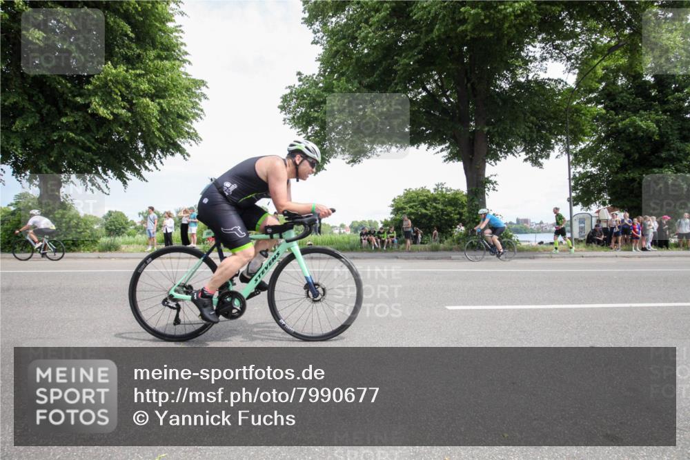 15.06.2025 - 7 Türme Triathlon Yannick Fuchs http://msf.ph/oto/7990677 15.06.2025 13:17:17 Radfahren 397, 541, 756, 819, 823 meine-sportfotos.de