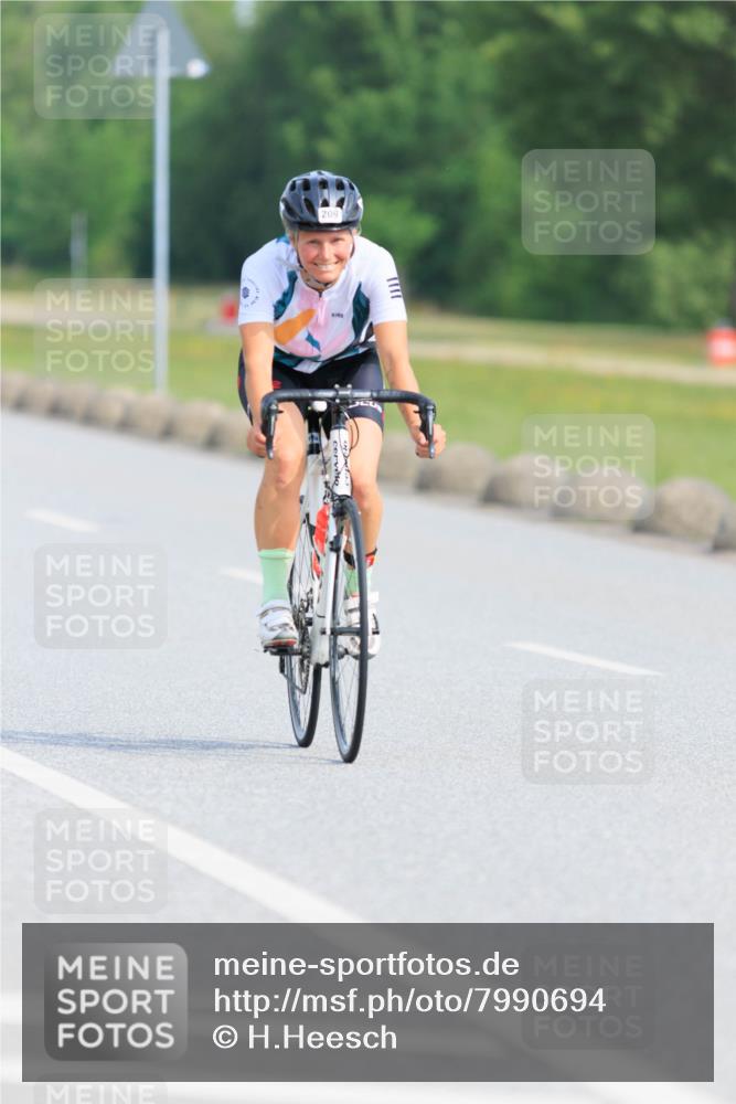 15.06.2025 - 27. Vierlanden-Triathlon H.Heesch http://msf.ph/oto/7990694 15.06.2025 09:50:08 Radfahren 209 meine-sportfotos.de