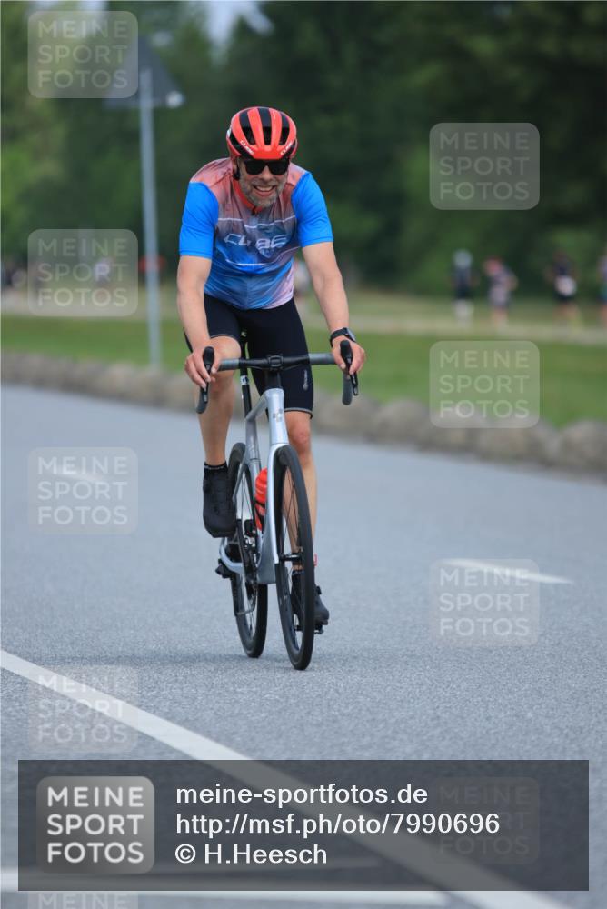 21.06.2025 - 27. Vierlanden-Triathlon H.Heesch http://msf.ph/oto/7990696 15.06.2025 11:52:55 Radfahren 703, 791, 801 meine-sportfotos.de