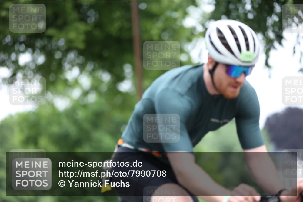 15.06.2025 - 7 Türme Triathlon Yannick Fuchs http://msf.ph/oto/7990708 15.06.2025 11:54:53 Radfahren 305 meine-sportfotos.de