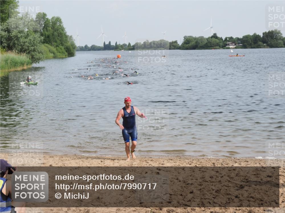 21.06.2025 - 27. Vierlanden-Triathlon MichiJ http://msf.ph/oto/7990717 15.06.2026 09:53:21 Schwimmen 304 meine-sportfotos.de