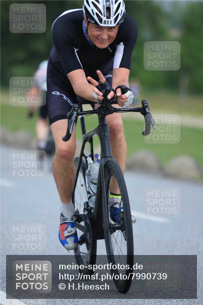21.06.2025 - 27. Vierlanden-Triathlon H.Heesch http://msf.ph/oto/7990739 15.06.2025 11:53:05 Radfahren 687, 811, 921, 934 meine-sportfotos.de