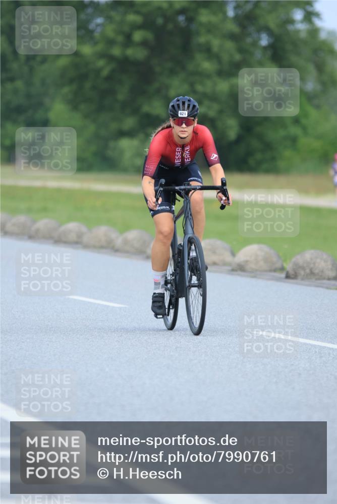 21.06.2025 - 27. Vierlanden-Triathlon H.Heesch http://msf.ph/oto/7990761 15.06.2025 11:53:09 Radfahren 687, 787, 921, 934 meine-sportfotos.de