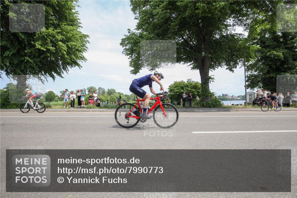 15.06.2025 - 7 Türme Triathlon Yannick Fuchs http://msf.ph/oto/7990773 15.06.2025 13:17:56 Radfahren 198, 556, 605, 645, 720, 796, 799, 829, 1009, 1046, 1125 meine-sportfotos.de