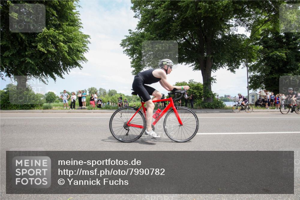 15.06.2025 - 7 Türme Triathlon Yannick Fuchs http://msf.ph/oto/7990782 15.06.2025 13:18:03 Radfahren 198, 205, 556, 605, 720, 768, 799, 829, 843, 878, 1009, 1022, 1046, 1089, 1094, 1125 meine-sportfotos.de