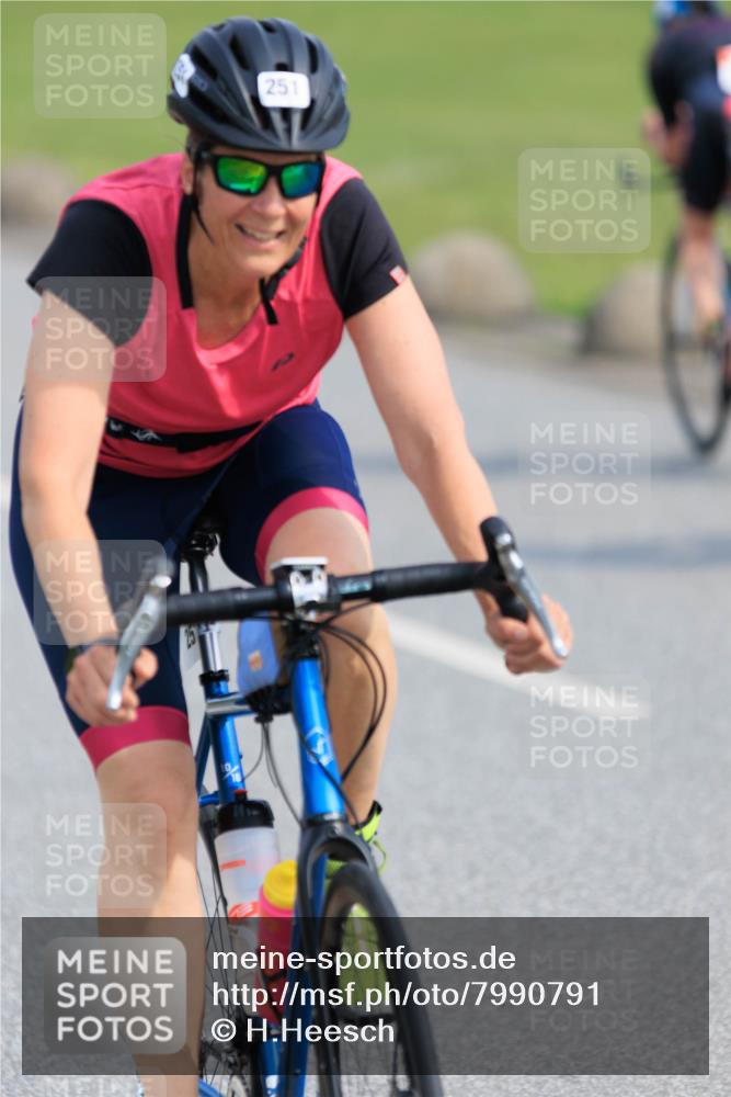 15.06.2025 - 27. Vierlanden-Triathlon H.Heesch http://msf.ph/oto/7990791 15.06.2025 09:52:24 Radfahren 51, 182, 214, 223, 231, 251 meine-sportfotos.de