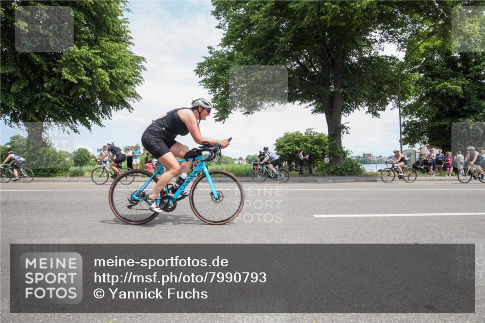 15.06.2025 - 7 Türme Triathlon Yannick Fuchs http://msf.ph/oto/7990793 15.06.2025 13:18:07 Radfahren 205, 408, 556, 768, 799, 843, 878, 1022, 1046, 1089, 1094 meine-sportfotos.de