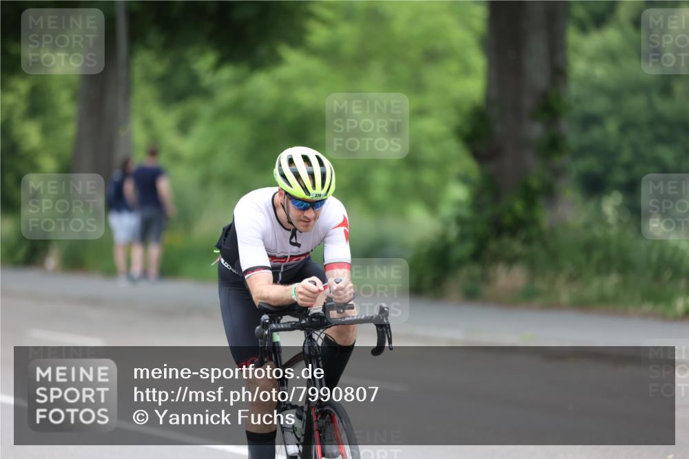 15.06.2025 - 7 Türme Triathlon Yannick Fuchs http://msf.ph/oto/7990807 15.06.2025 11:55:47 Radfahren 320 meine-sportfotos.de