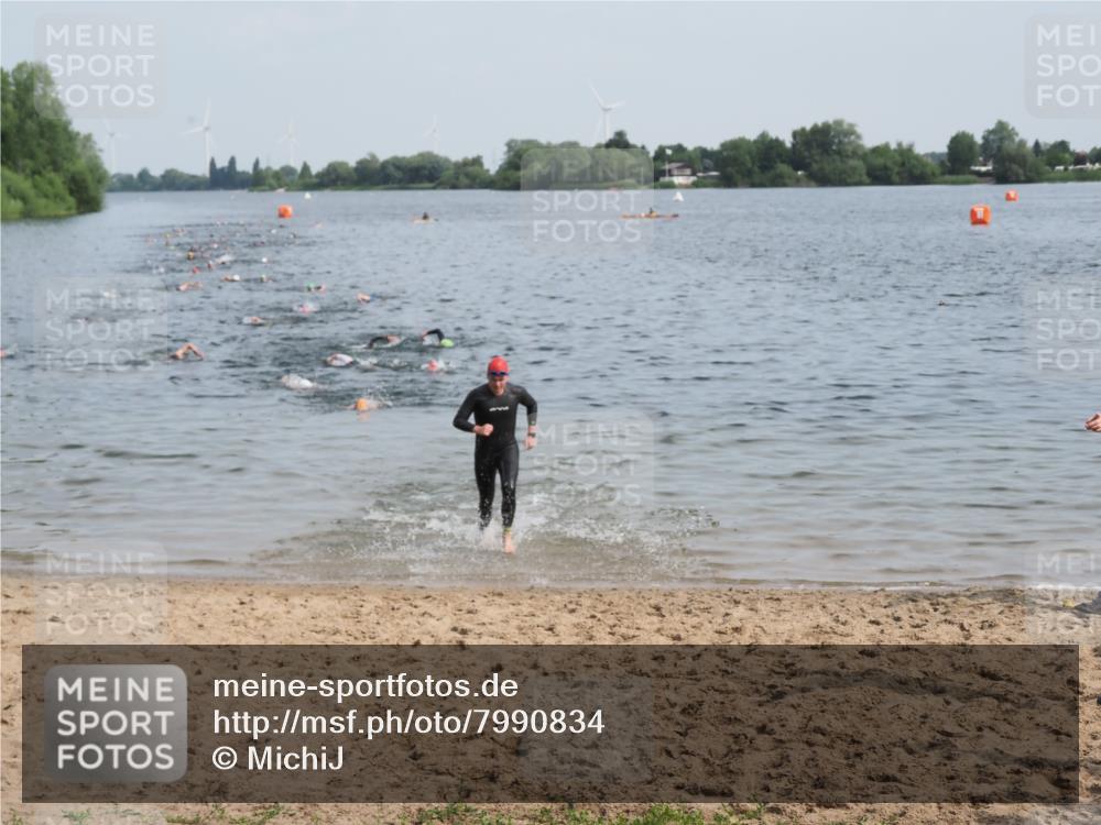 21.06.2025 - 27. Vierlanden-Triathlon MichiJ http://msf.ph/oto/7990834 15.06.2026 09:53:56 Schwimmen 307 meine-sportfotos.de