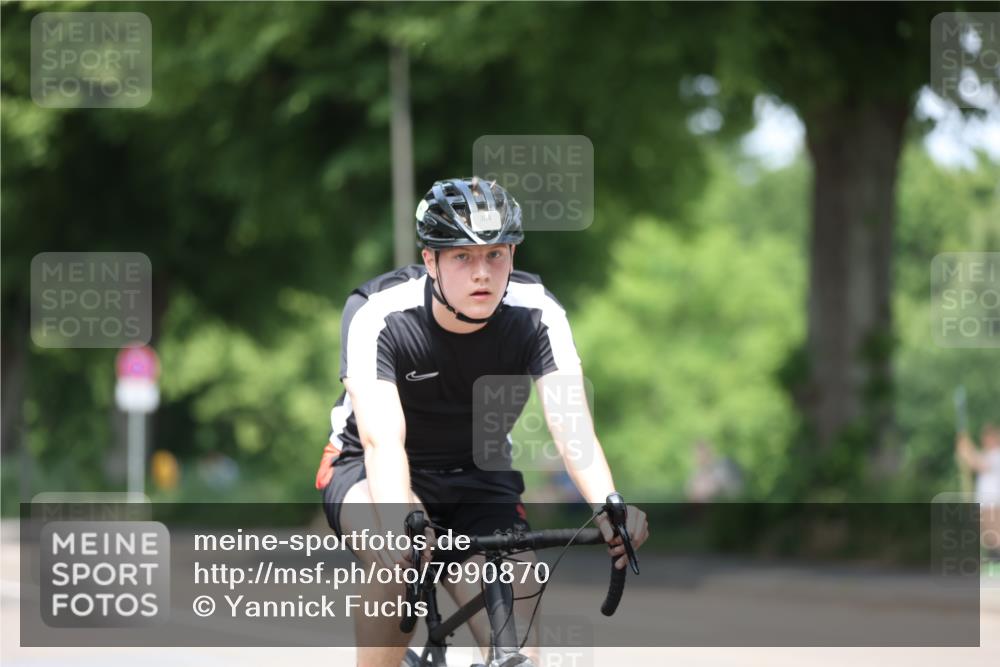 15.06.2025 - 7 Türme Triathlon Yannick Fuchs http://msf.ph/oto/7990870 15.06.2025 13:04:00 Radfahren 303, 364, 432, 453, 1127 meine-sportfotos.de