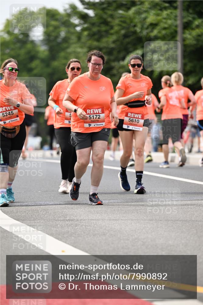 15.06.2025 - REWE Women's Run Dr. Thomas Lammeyer http://msf.ph/oto/7990892 15.06.2025 10:50:05 Laufen 5245, 5172, 5610 meine-sportfotos.de
