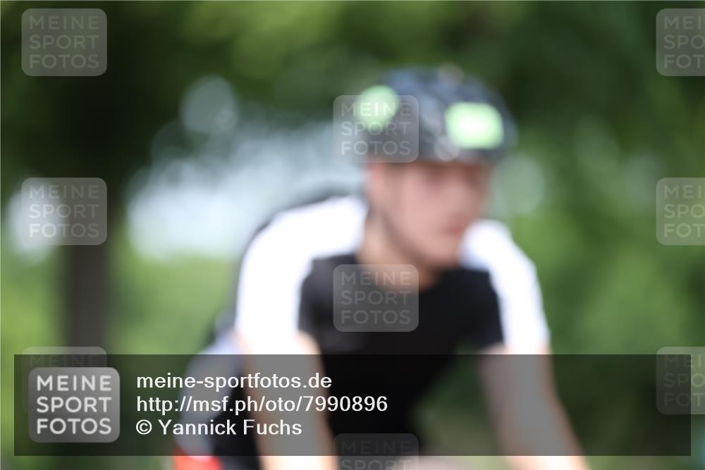 15.06.2025 - 7 Türme Triathlon Yannick Fuchs http://msf.ph/oto/7990896 15.06.2025 13:04:01 Radfahren 303, 364, 432, 453, 1005, 1127, 1134 meine-sportfotos.de