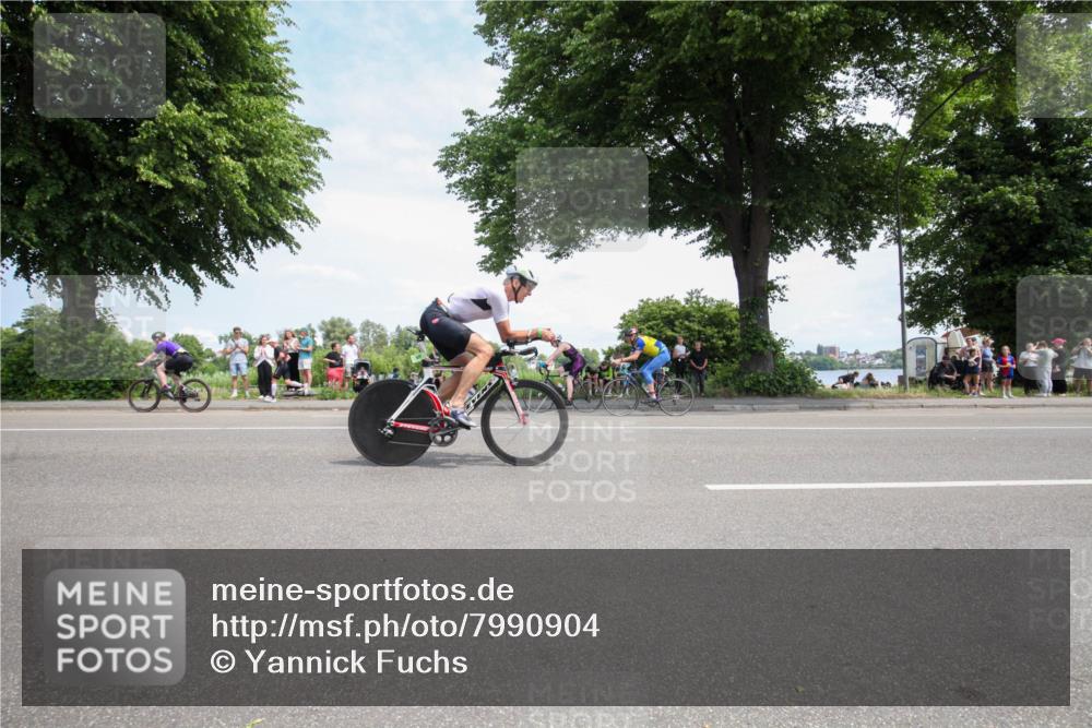15.06.2025 - 7 Türme Triathlon Yannick Fuchs http://msf.ph/oto/7990904 15.06.2025 13:18:46 Radfahren 204, 223, 336, 412, 533, 679, 718, 810, 811, 863, 1015, 1040, 1191 meine-sportfotos.de