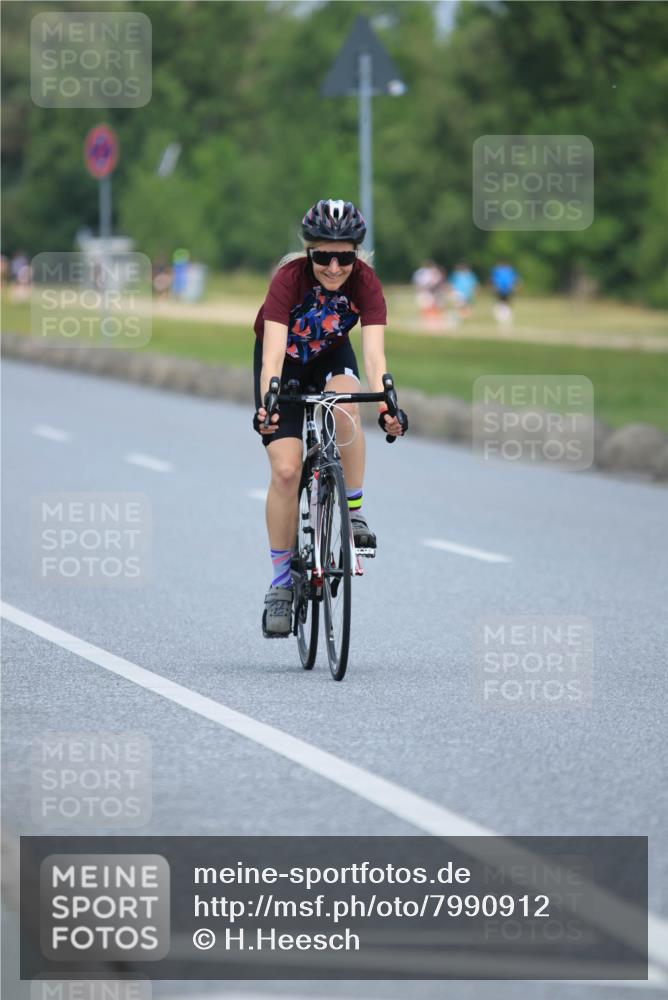 21.06.2025 - 27. Vierlanden-Triathlon H.Heesch http://msf.ph/oto/7990912 15.06.2025 11:53:55 Radfahren 745, 754, 893, 966 meine-sportfotos.de