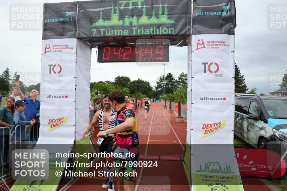 15.06.2025 - 7 Türme Triathlon Michael Strokosch http://msf.ph/oto/7990924 15.06.2025 14:24:48 Ziel 575, 764, 1021, 1046, 1080 meine-sportfotos.de