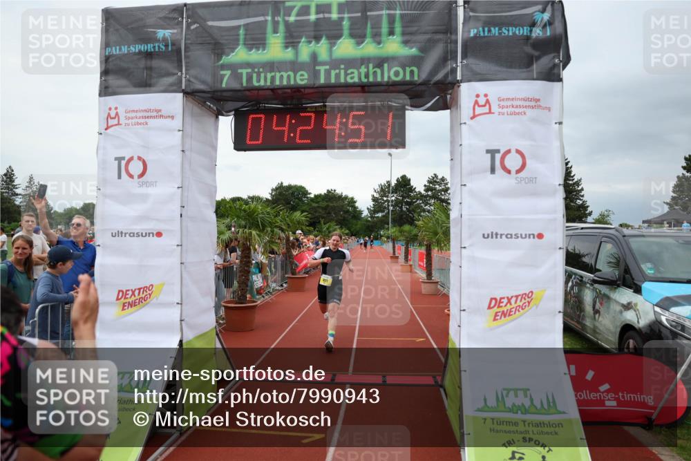 15.06.2025 - 7 Türme Triathlon Michael Strokosch http://msf.ph/oto/7990943 15.06.2025 14:24:50 Ziel 575, 764, 1021, 1046 meine-sportfotos.de