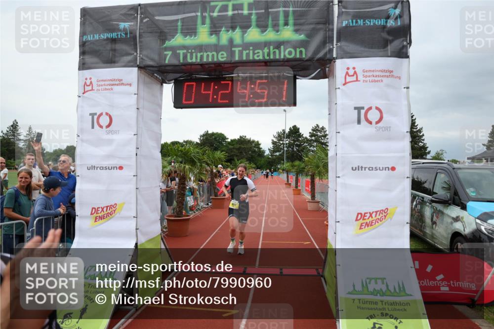 15.06.2025 - 7 Türme Triathlon Michael Strokosch http://msf.ph/oto/7990960 15.06.2025 14:24:51 Ziel 575, 764, 1021, 1046 meine-sportfotos.de