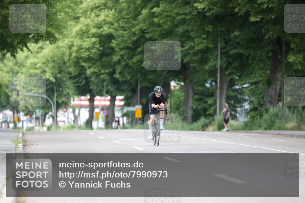 15.06.2025 - 7 Türme Triathlon Yannick Fuchs http://msf.ph/oto/7990973 15.06.2025 11:56:22 Radfahren 207, 303 meine-sportfotos.de
