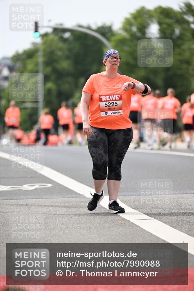 15.06.2025 - REWE Women's Run Dr. Thomas Lammeyer http://msf.ph/oto/7990988 15.06.2025 10:50:09 Laufen 5225 meine-sportfotos.de