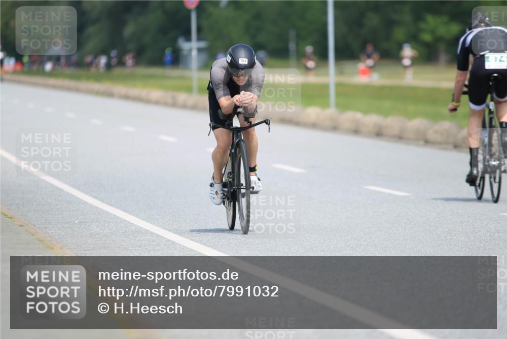 21.06.2025 - 27. Vierlanden-Triathlon H.Heesch http://msf.ph/oto/7991032 15.06.2025 11:54:18 Radfahren 726, 753, 816, 874 meine-sportfotos.de