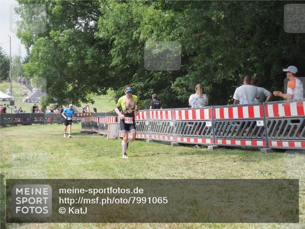 21.06.2025 - 27. Vierlanden-Triathlon KatJ http://msf.ph/oto/7991065 15.06.2025 12:30:54 Laufen  meine-sportfotos.de