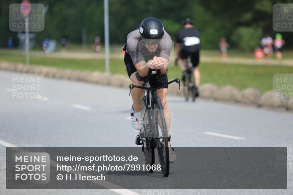 21.06.2025 - 27. Vierlanden-Triathlon H.Heesch http://msf.ph/oto/7991068 15.06.2025 11:54:19 Radfahren 726, 753, 816 meine-sportfotos.de